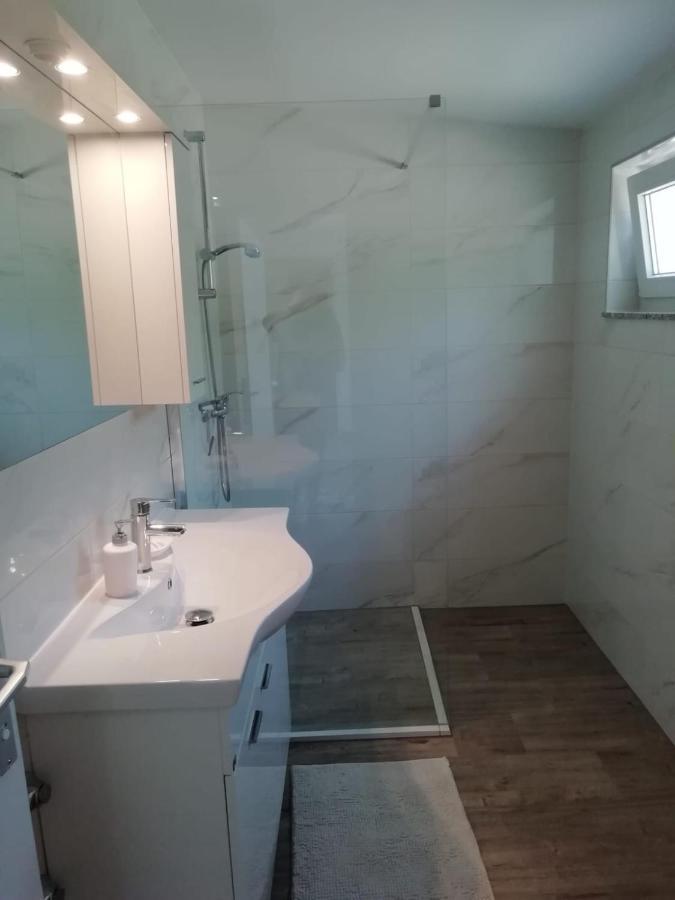 Apartment Hajduk Starigrad Paklenica Exterior photo