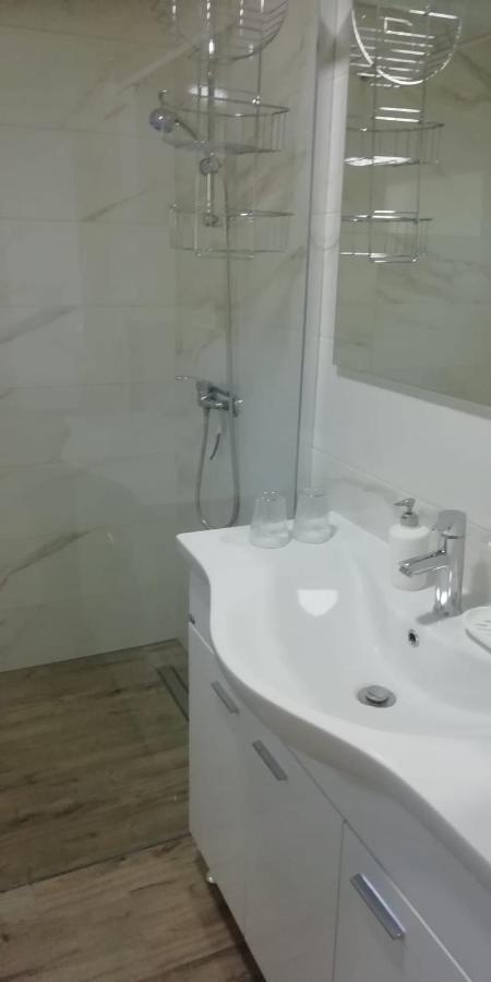 Apartment Hajduk Starigrad Paklenica Exterior photo